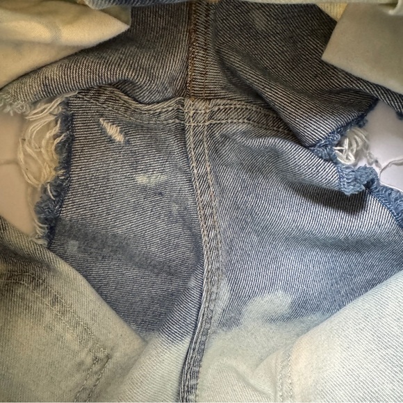 Levi's High Waist Shorts Cloud Bleach Jeans Denim Each One Is Unique Blue Sz 27 - Picture 11 of 11